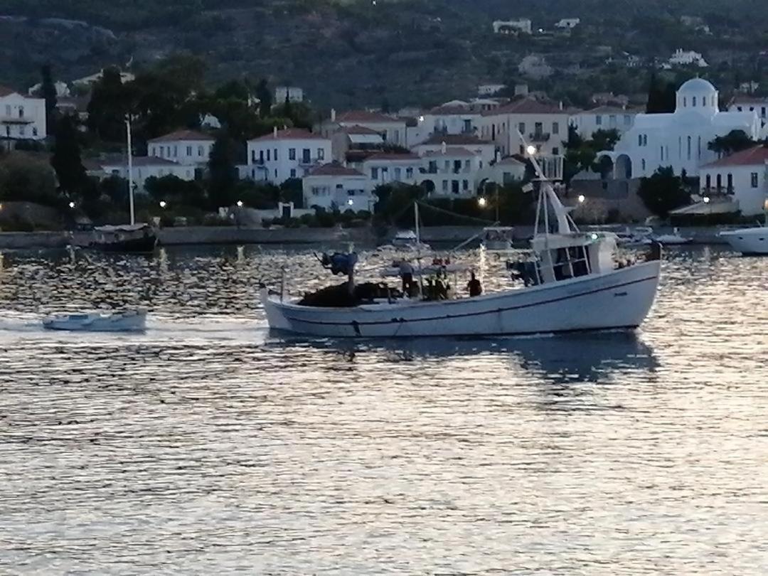 Sunblaze Studios1 Spetses Екстериор снимка